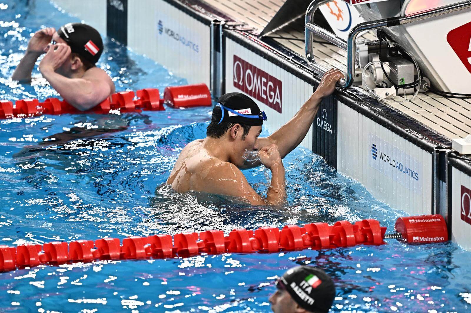 世界水泳で金メダルを獲得した本多灯