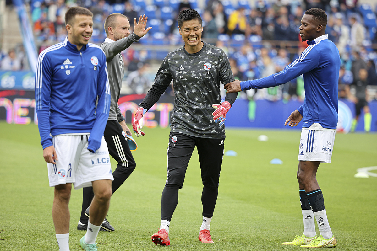 リーグアン キャプション Strasbourg's Eiji Kawashima during the French "Ligue 1" match between RC Strasbourg 3-1 Stade Brestois 29 at Stade de la Meinau in Strasbourg, France on August 29, 2021. (Photo by Panoramic/AFLO) クレジット表記 写真：Panoramic/アフロ 日付 2021年8月29日 人物 川島永嗣