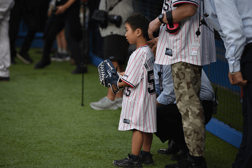 WBC日本代表でもあるヤクルト・中村悠平捕手のミットめがけてボールを投げた吉次楽さん
