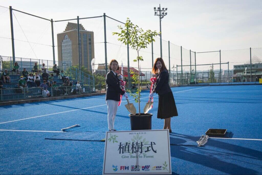 駿河台大学ホッケー場(埼玉・飯能市)で開催された職種式=2025年6月21日。©ホッケー日本リーグ