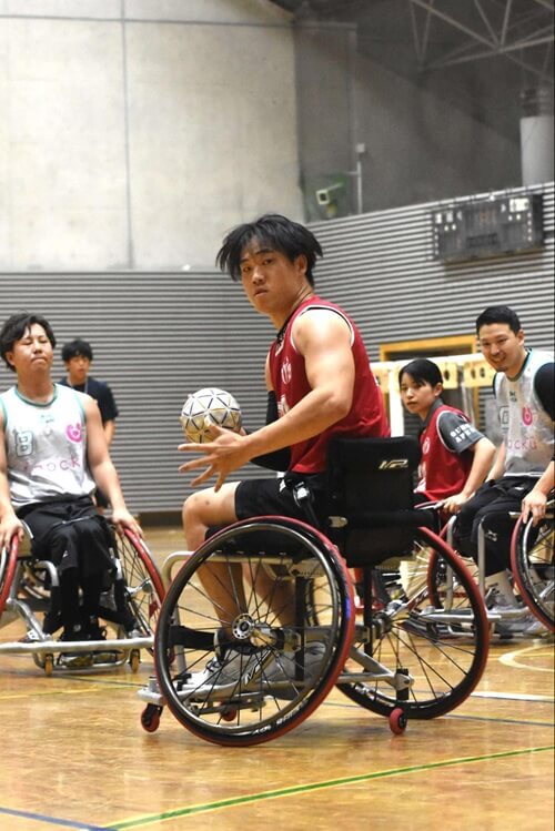 スペクタクルシュートに挑戦する河名奏哲(大阪体育大学)