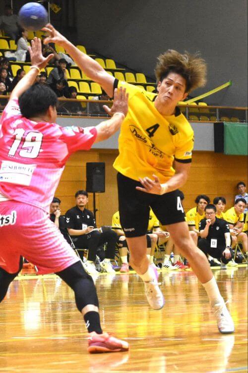 日本体育大学から昨季途中に加入した藤坂尚輝。キレキレの1対1と強烈なブラインドシュートで、チームのファーストオプションになった