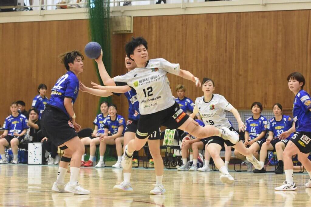 菊地柚葉の身体能力は驚異的。得意のカットインだけでなく、ロングシュートにも威力がある＝2025年7月