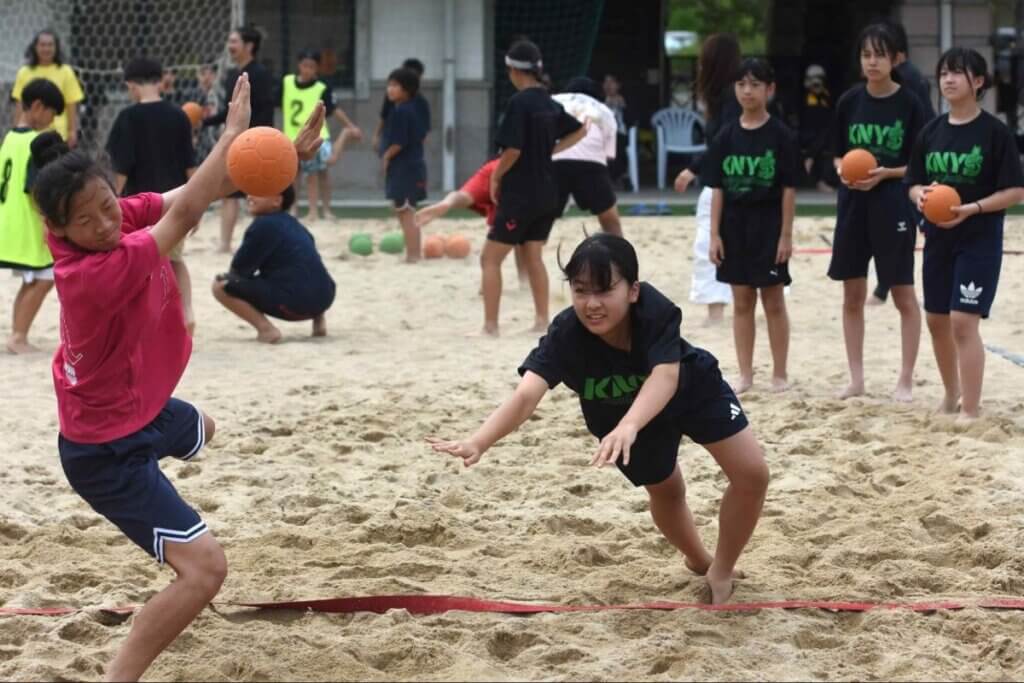 森田から教わって10分ほどで、中学生もナイスブロック。この瞬間が最高に気持ちいい