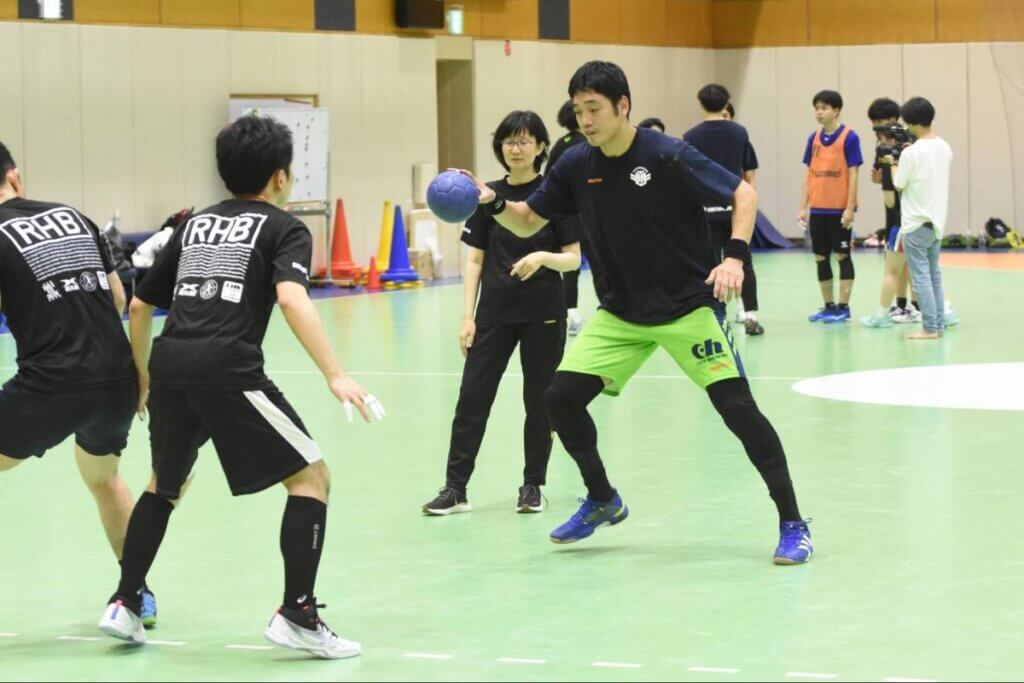 笠原謙哉は時間いっぱいまで粘って、選手の気付きを引き出していた