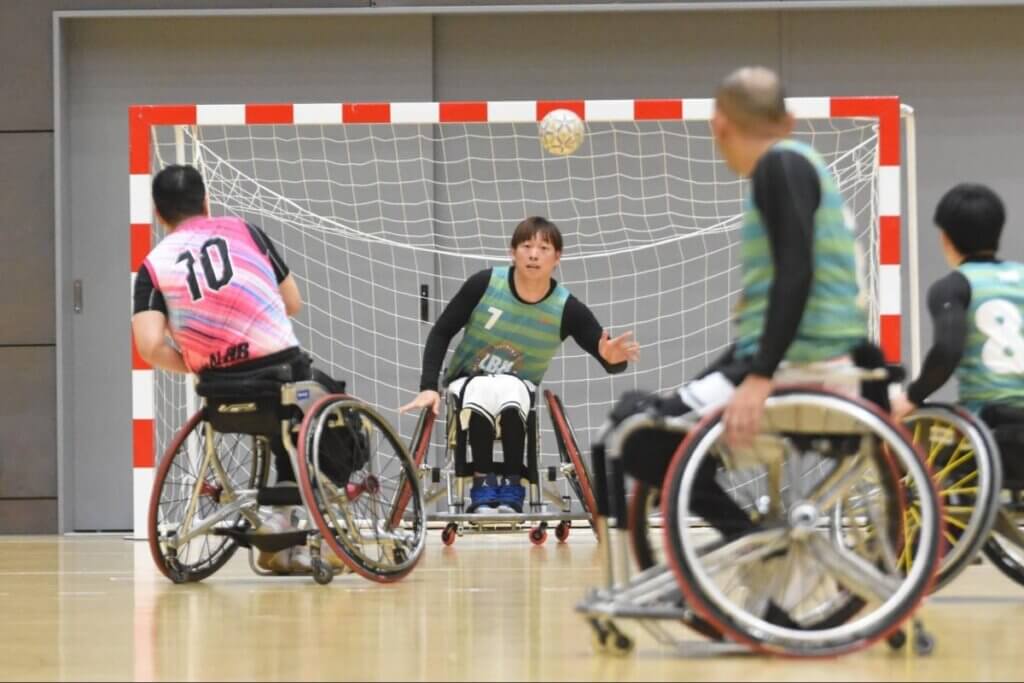 Knockü SC新宿の諸岡（背中側背番号10）と、LBH_4の木村正也（写真中央）は、2024年9月の世界選手権メンバー