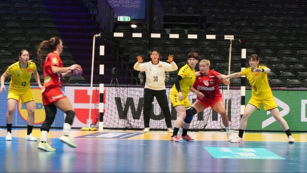 ロッテルダム・アホイで行われた日本ーデンマーク=2025年11月27日、原田写す