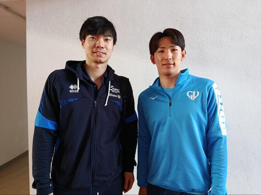 チステルナ対ミラノの対戦日の午前中、両チームの練習入れ替え時の一コマ＝2025年11月22日、中山写す