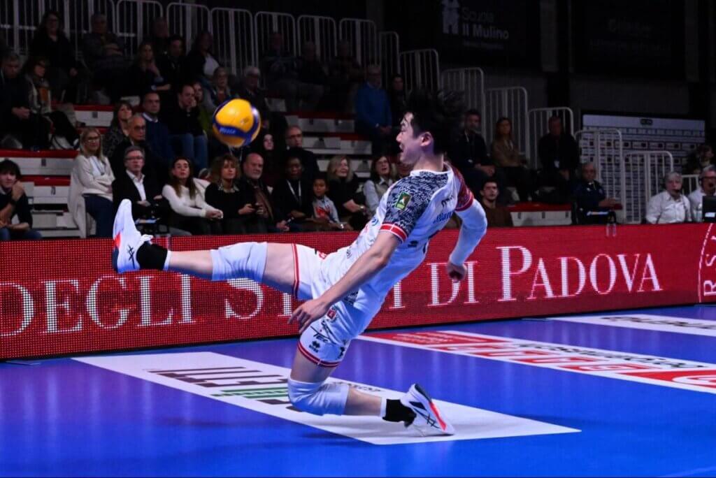 2025年11月15日、パドヴァ戦で見せたスーパーセーブ（写真提供：Powervolley Milano）