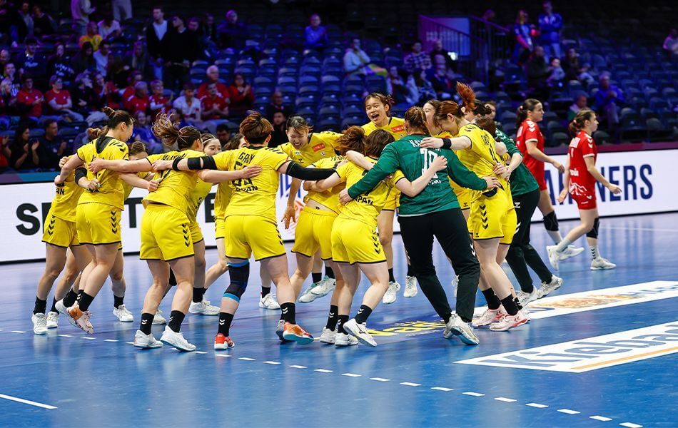 スイスに快勝して喜ぶ日本代位表