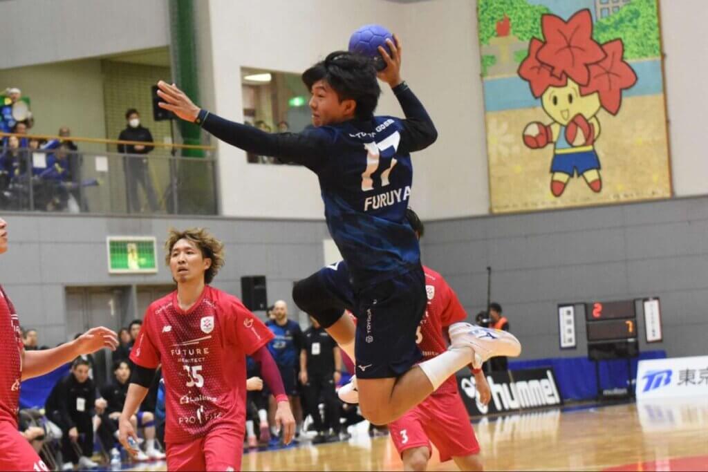 いつも冷静な合成の司令塔・古屋悠生。今大会は田中大介と同時にコートに立つ時間もあった