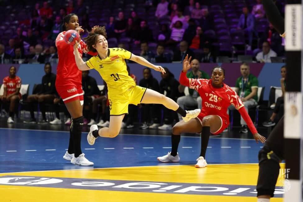 自慢のスピードでかき回したLW松浦未南。後半だけで3得点=IHF提供