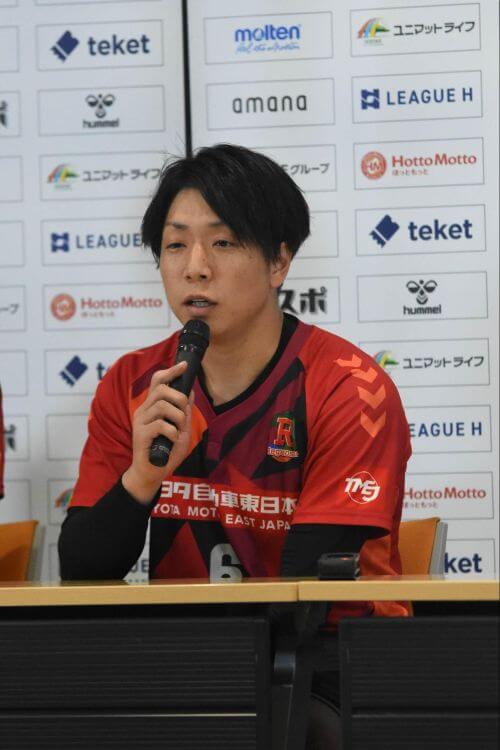 プレーオフの記者会見での川端。チームの課題とこれからを語っていた