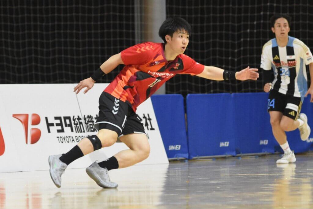 魂のDF、気合のカットイン、執念のルーズボール。中島遼也のプレーは、見る人の心を奮い立たせる