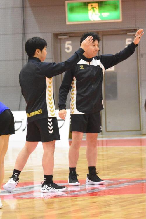 馬場智也（写真左）と佐々木皇介（同右）の2人は、広島経済大学出身の地元ペア