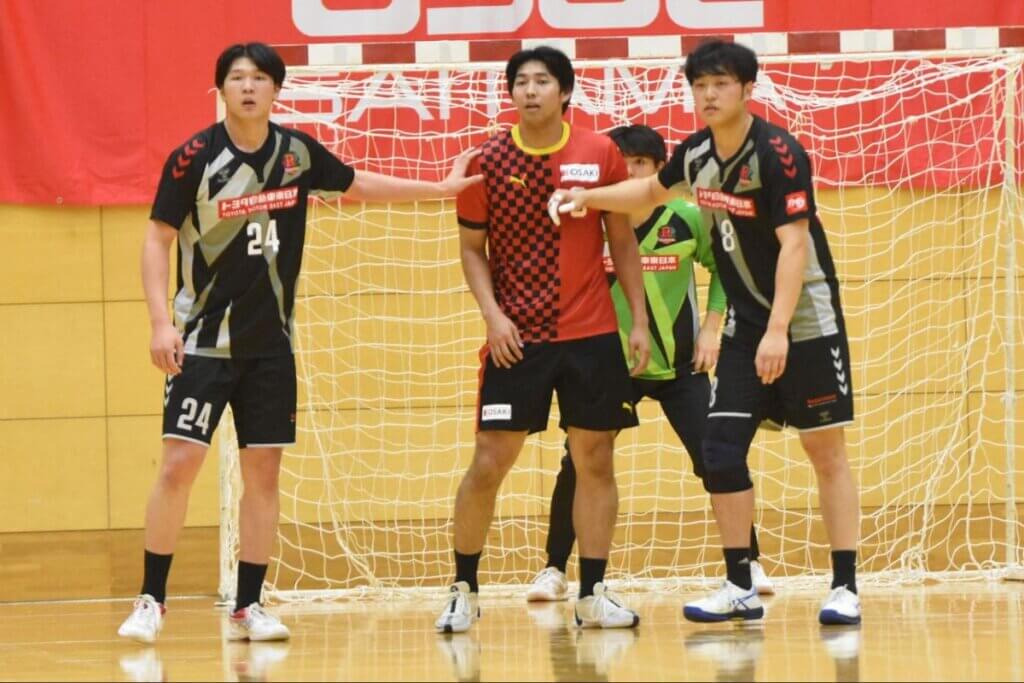 2025年度シーズン、トヨタ自動車東日本レガロッソ宮城は後藤隼（写真左）と阿部奎太（同右）で3枚目DFを形成する＝2025年10月（久保写す、以下すべて）