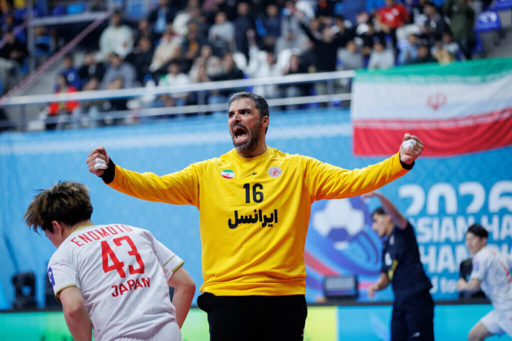 好セーブを連発したイランのGKシアヴォシ・モハンマド＝＝2026年1月19日（現地時間）、クウェートのシェイク・サード・アル＝アブドゥッラー屋内競技場で（提供：アジアハンドボール連盟）