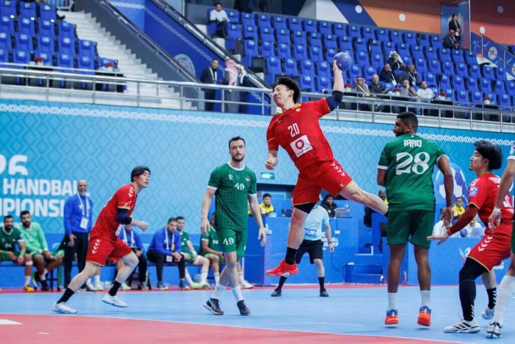 イラクー日本戦より＝2026年1月25日、クウェートのシェイク・サード・アル＝アブドゥッラー屋内競技場で（提供：クウェートハンドボール協会ⒸKUWAIT HANDBALL ASSOCIATION）