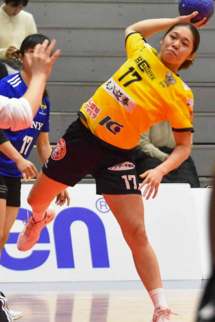 途中まではライトウイングの夏堀のサイドシュートが絶好調だったが…