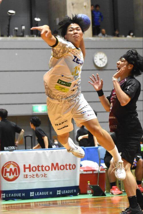 ライトバックの井上明。関東2部の明星大から入り、1年目でポジションをつかんだ