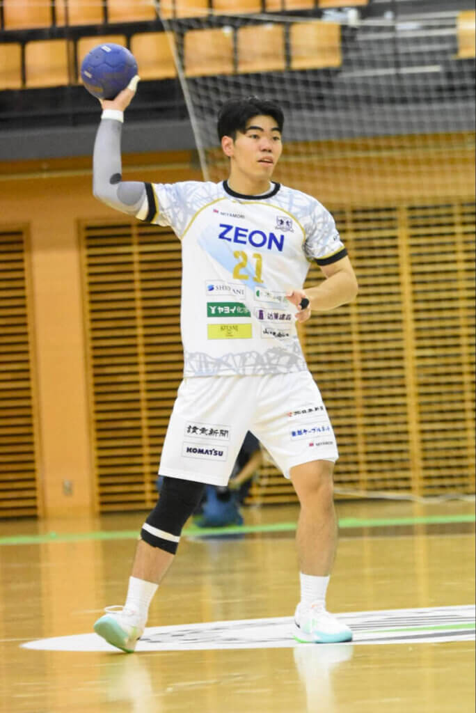 大久保光将（富山ドリームス）は速いパス回しで、1年目から攻撃の中心になった