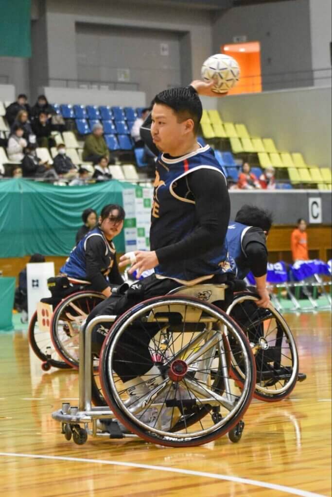 日本代表のエースでもある諸岡は、勝負の責任を背負って、最後まで打ち続ける