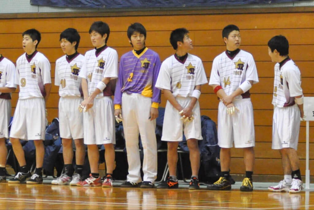 明星高校(東京)時代の諸岡(右から2人目)。2012年2月の関東選抜大会で