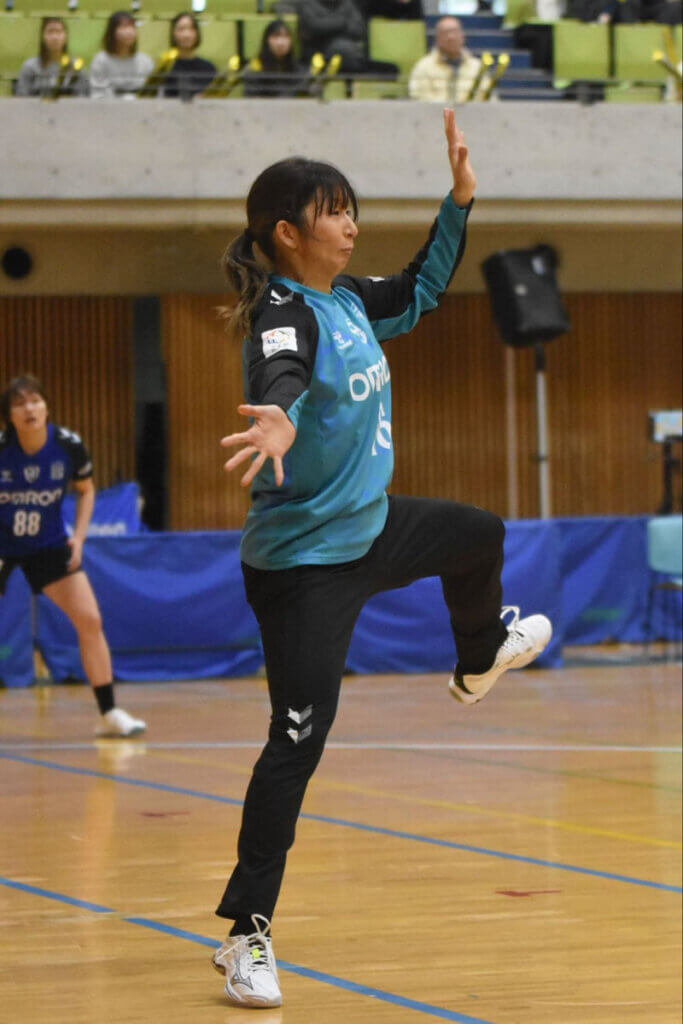 飽くなき向上心と柔軟な頭が、田口舞(熊本ビューストピンディーズ)のいいところ。股関節もビックリするほど柔らかい