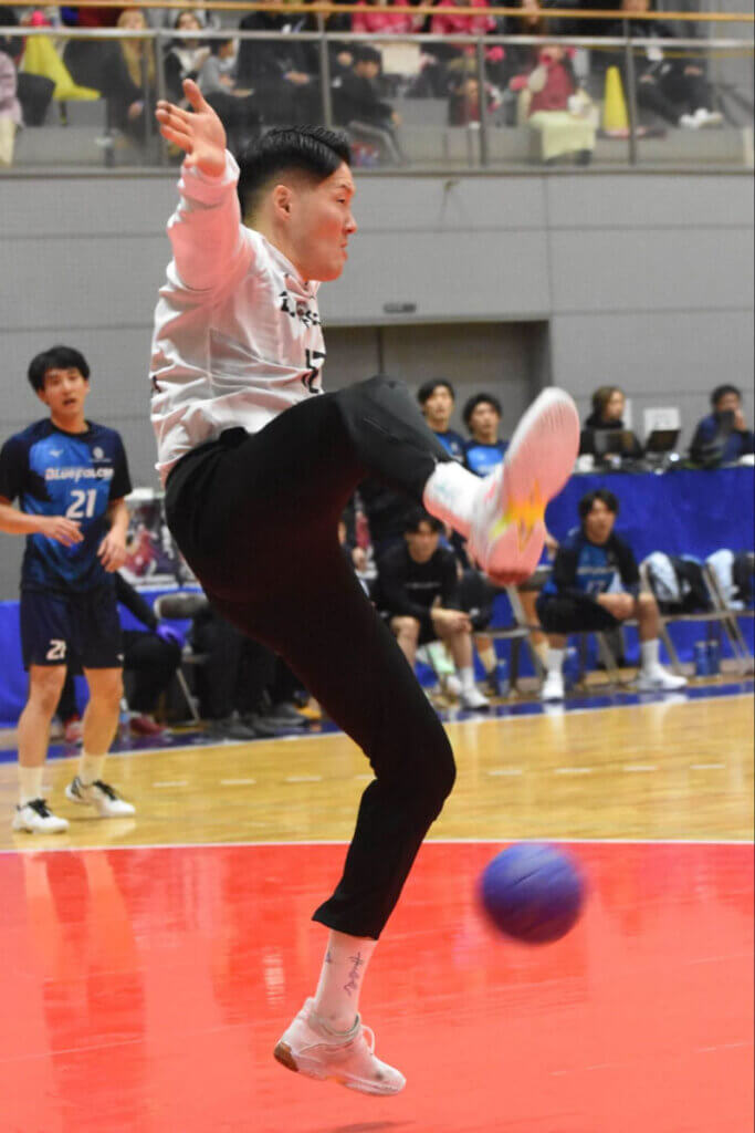 圧巻の勝負強さ！　中村匠（豊田合成ブルーファルコン名古屋）は節目のシュートを何本も止めて、チームを勝たせてきた