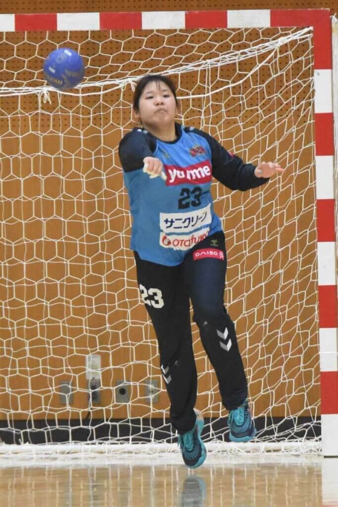 コミュニケーション能力の高い山本春花（イズミメイプルレッズ広島）。GKでキャプテンを務める