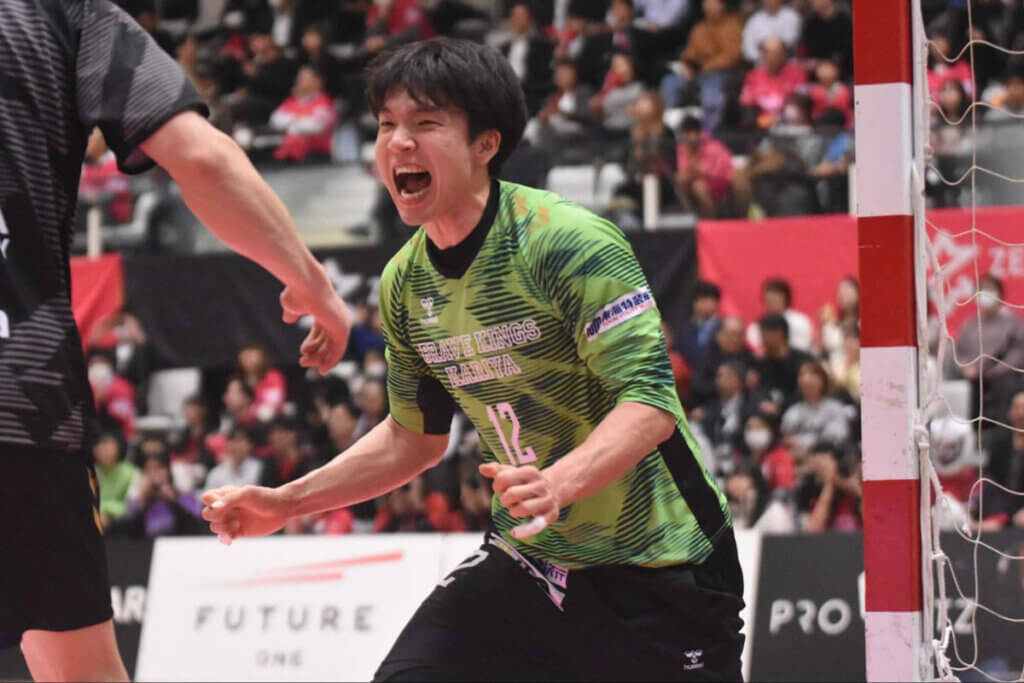 年々激しさを増す、加藤芳規(ブレイヴキングス刈谷)のリアクション。これを見るために入場料を払っているファンもいるはず