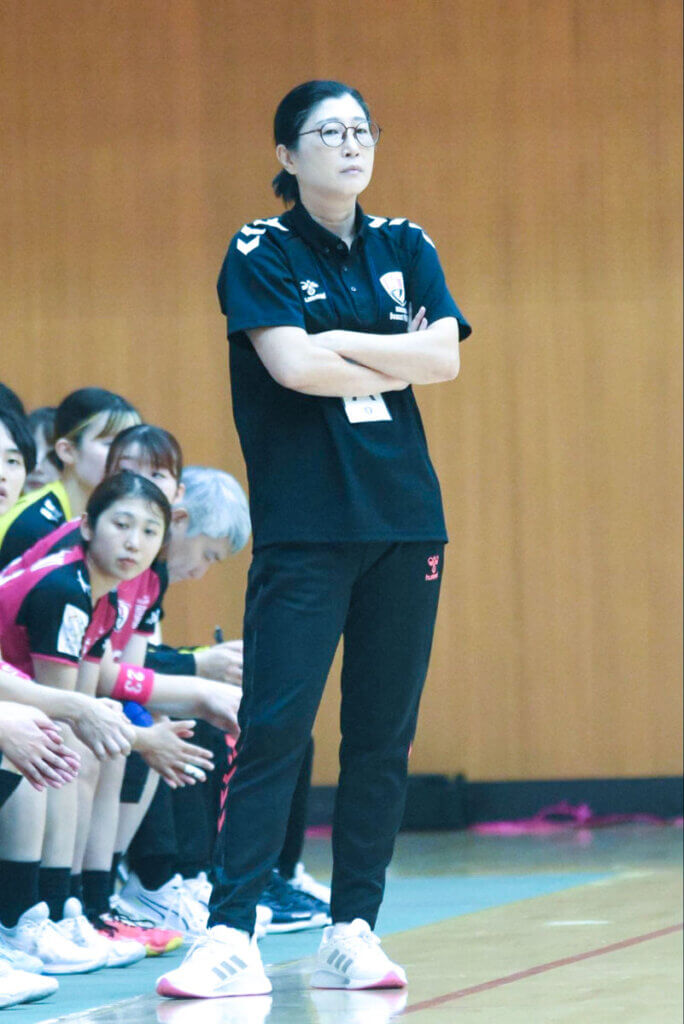 就任2年目の洪廷昊ヘッドコーチ(熊本ビューストピンディーズ)は、独自の勝負勘を持っている