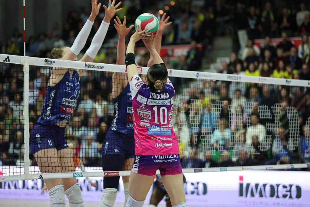174㎝の石川に立ちはだかる高い壁=2026年3月24日(写真提供:Igor Volley Novara)