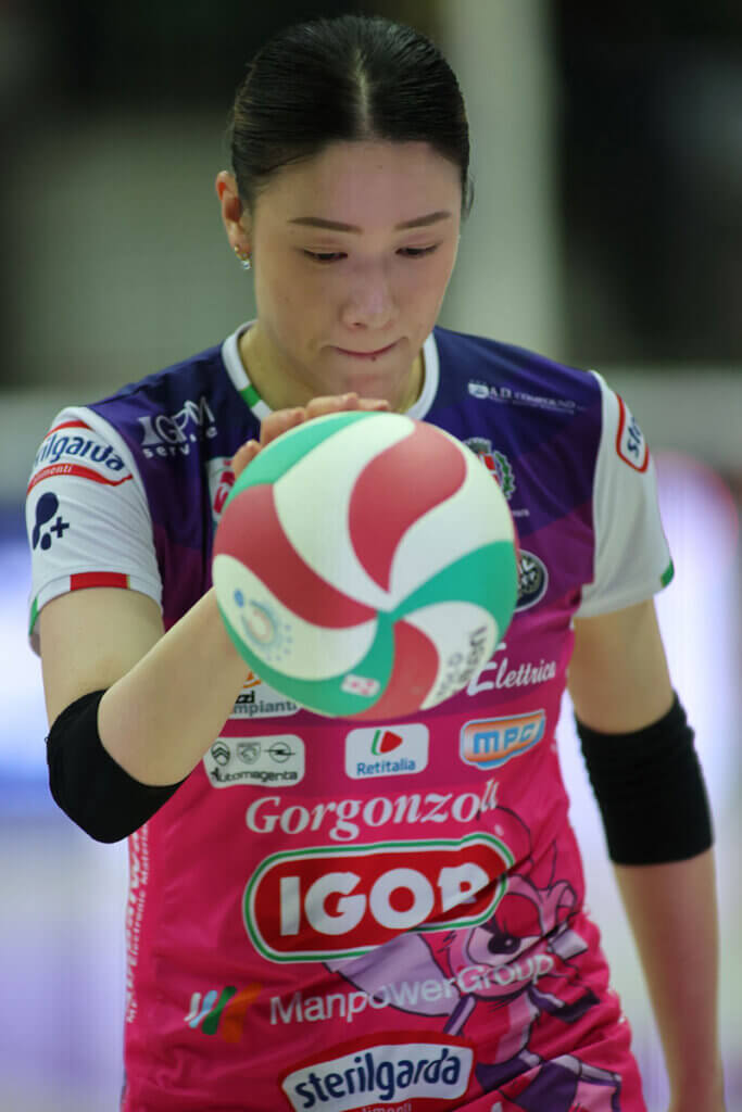サーブに向かう石川=2026年3月24日(写真提供:Igor Volley Novara)