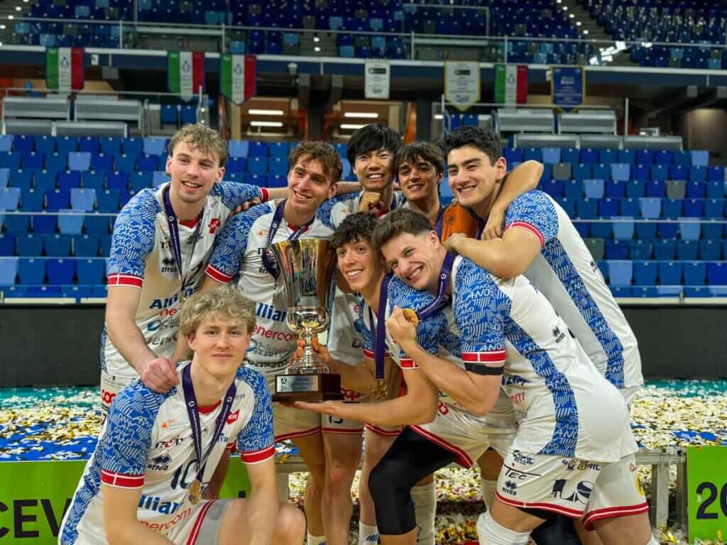 大塚CEVカップ優勝集合