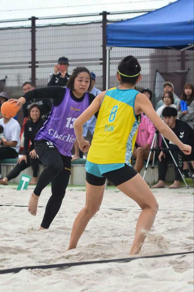 シュートアウトでは、GKがゴールエリアの外に出てもいい