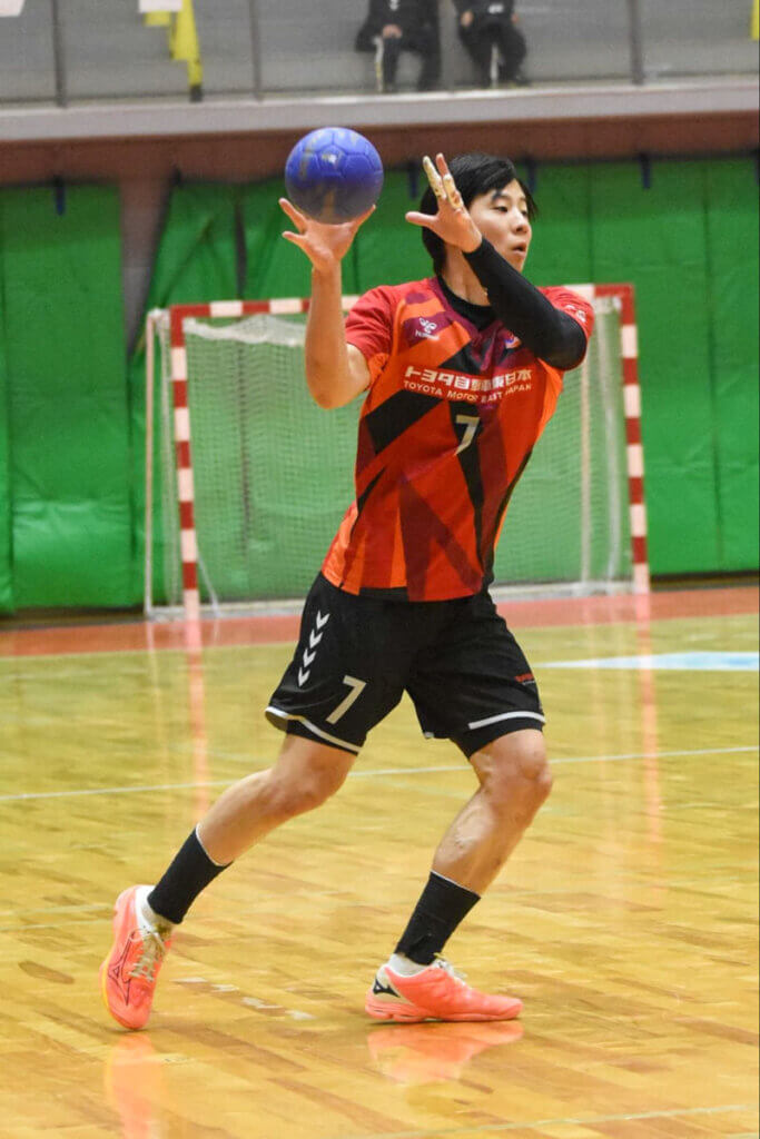 仲程の1学年上で、小学校時代から一緒にプレーしてきた山田隼也(トヨタ自動車東日本レガロッソ宮城)
