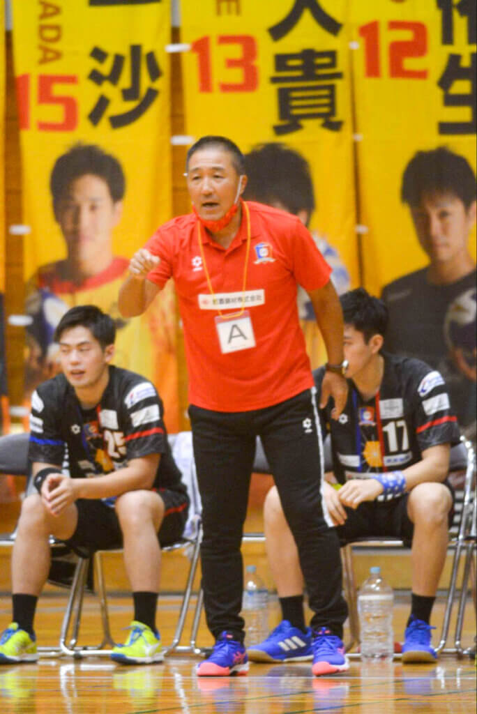 女子球界の名将・黄慶泳監督は、1シーズンだけ男子の琉球コラソンの監督を務めた=2021年8月
