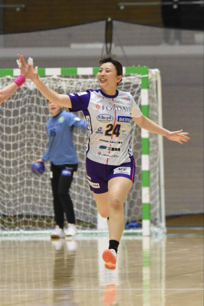 右側のDFで動き回る塩田成未。課題だった右サイドからのシュートも決まるようになった=2026年5月