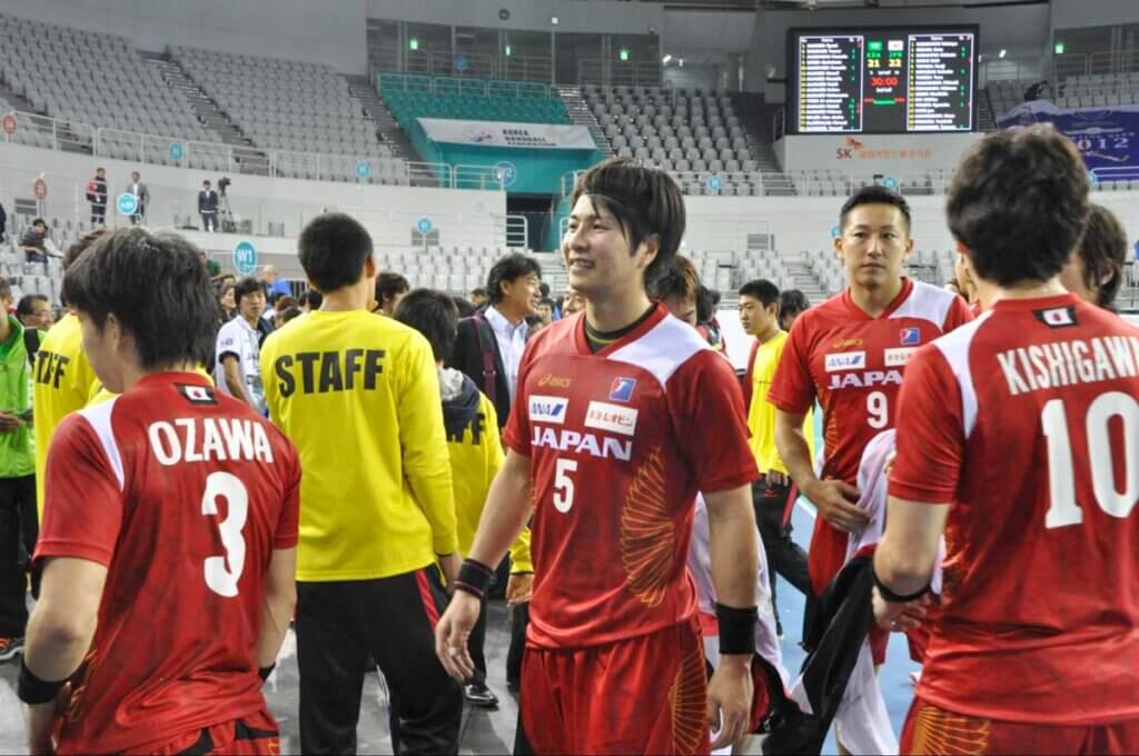 2011年10月のロンドン五輪アジア予選準決勝。サウジアラビアに22-21で勝利し、決勝進出を決めた（写真中央が高智）