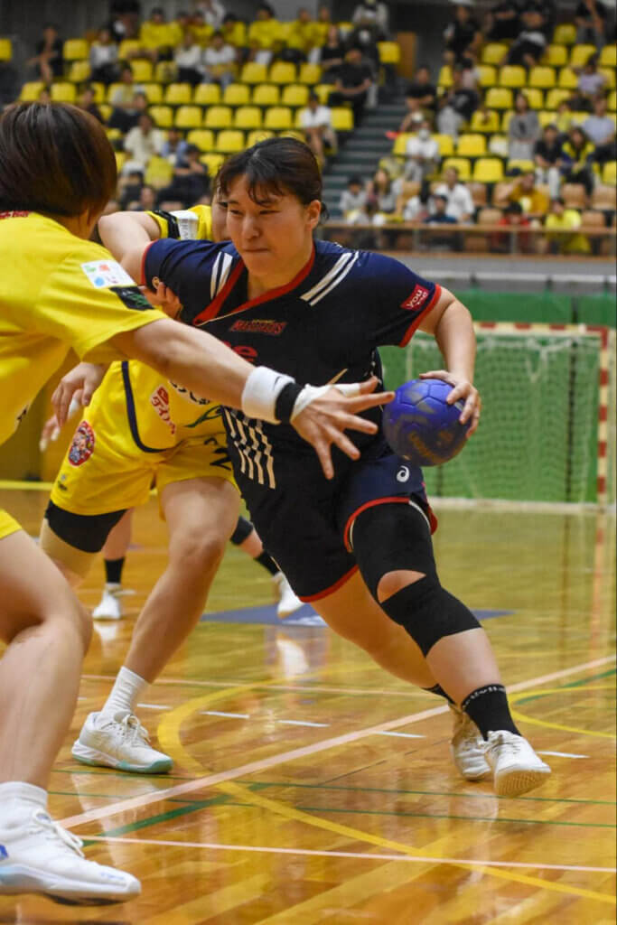 接触に負けない強さが、辻の真骨頂。海外で理不尽な目にあっても、1対1の強さではね返していく=2024年9月