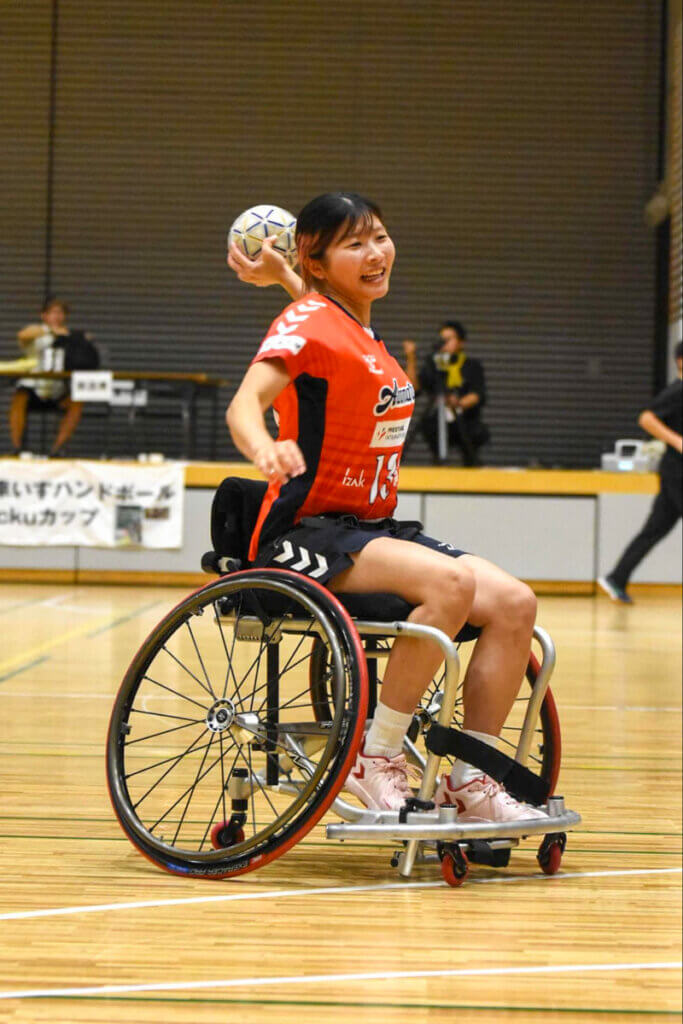 クルッと回ってから、松浦らしい羽ばたくようなテークバックまで、完璧な身のこなしだった