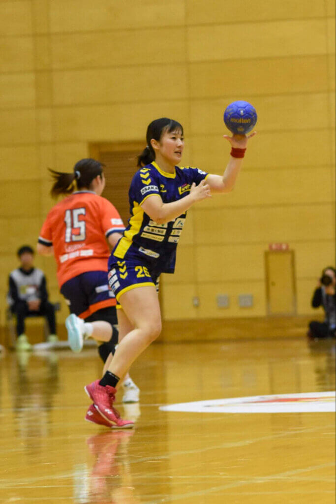 速攻での展開力が、橋本の持ち味。片手キャッチでパスをもらうのも得意だった＝2025年4月