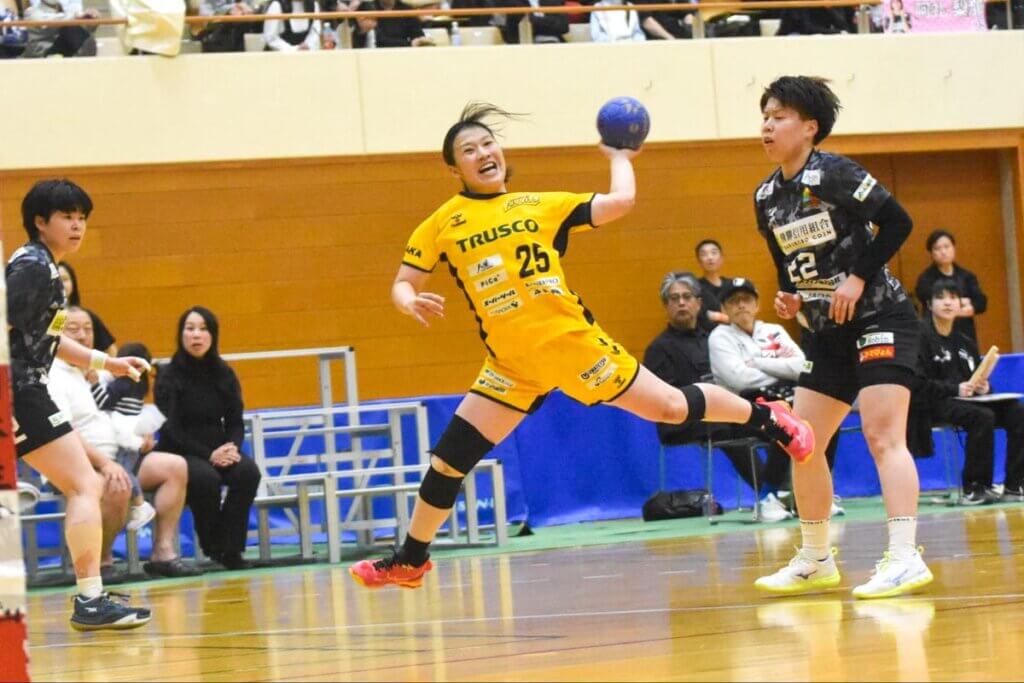 間を割る橋本。カットインが自身の生命線とも言えるプレーだった=2026年4月