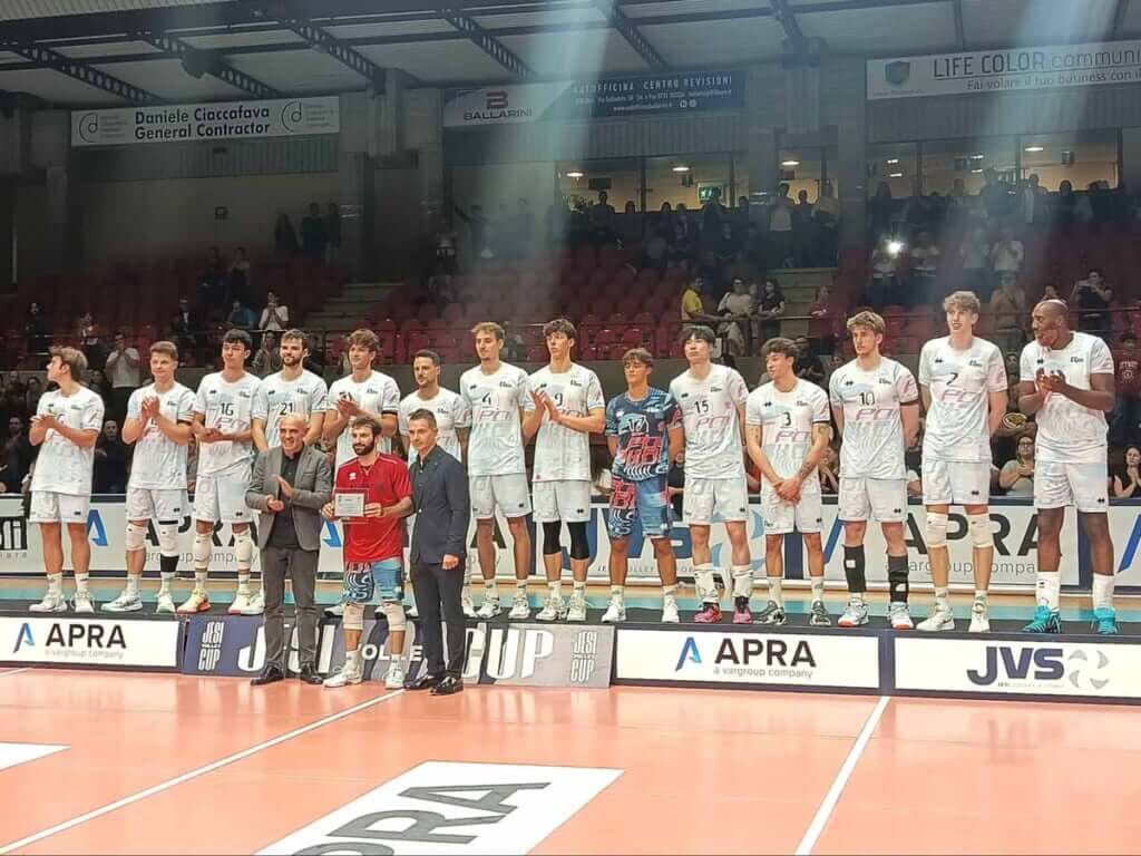イェジカップでは準優勝に輝いたミラノ=2026年10月11日、イタリア・イェジで(中山写す)